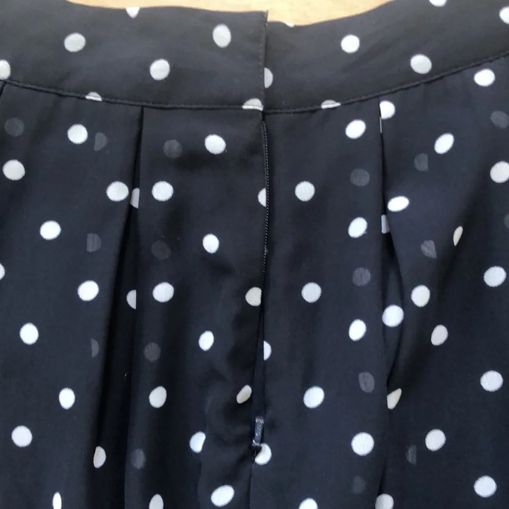 H & M navy blue polka dot skirt - Picture 3 of 7